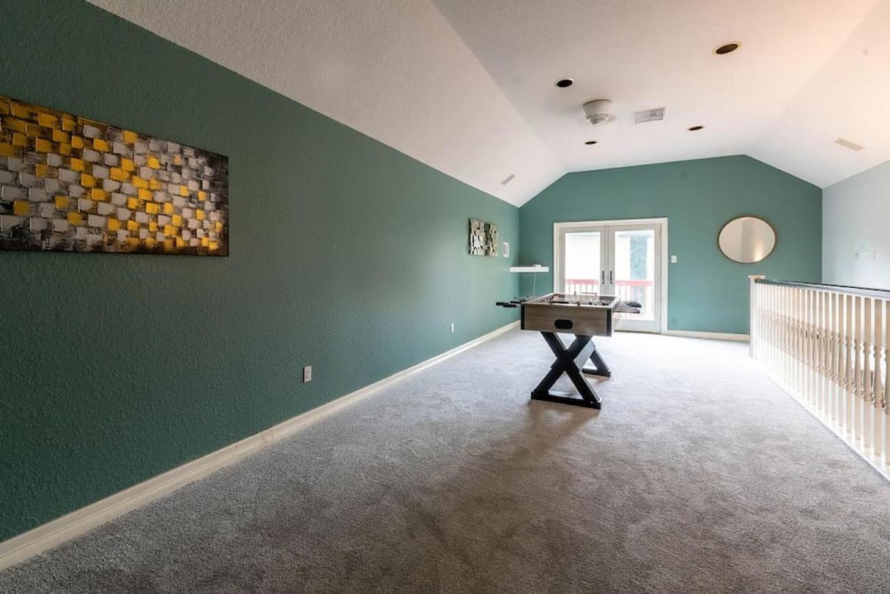 Huge 6 Bedroom With Pool, Spa, 85 Inch Tv, Game Room Houston Exteriér fotografie